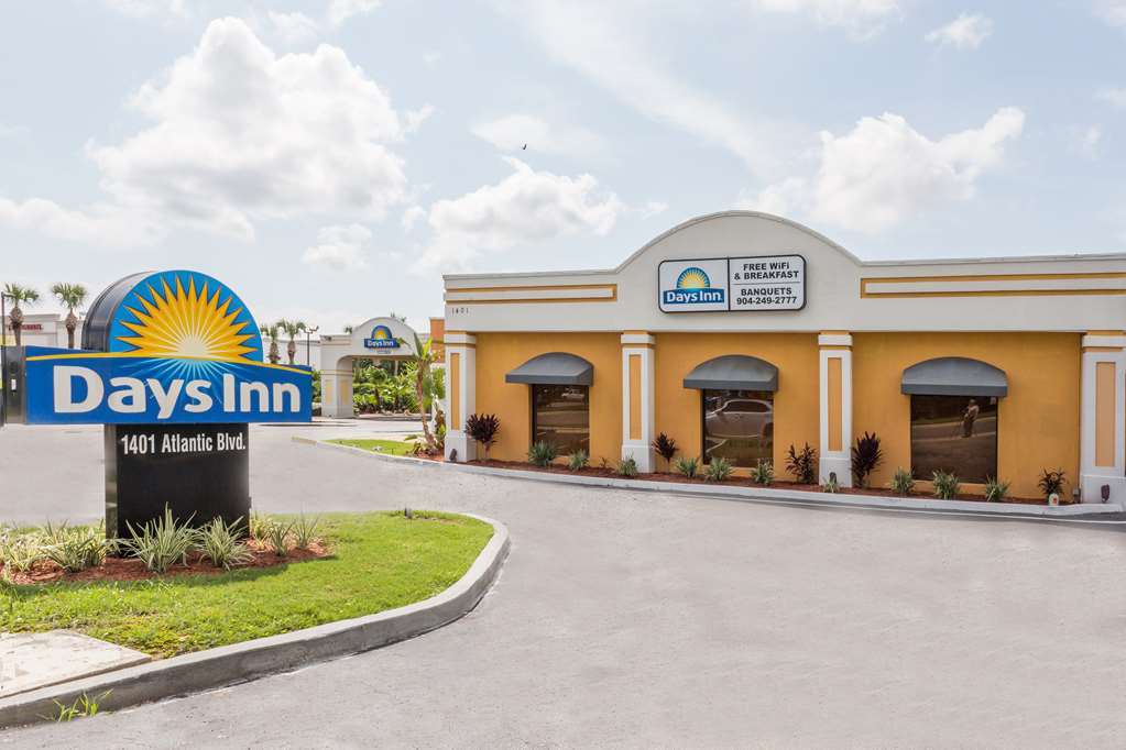Days Inn By Wyndham Neptune Beach ジャクソンビル・ビーチ エクステリア 写真