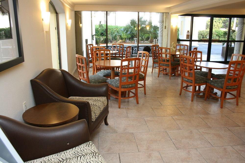 Days Inn By Wyndham Neptune Beach ジャクソンビル・ビーチ エクステリア 写真