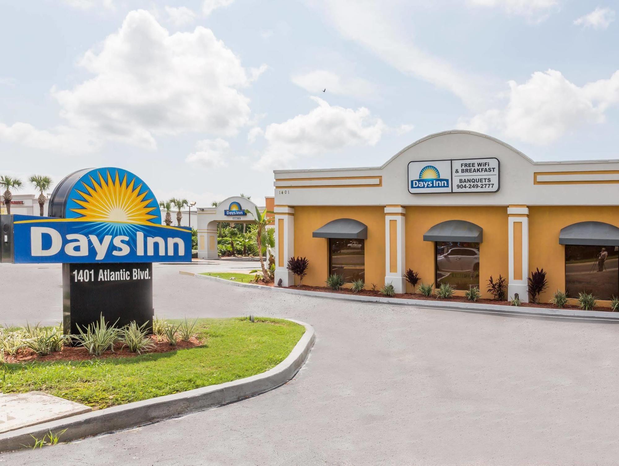Days Inn By Wyndham Neptune Beach ジャクソンビル・ビーチ エクステリア 写真