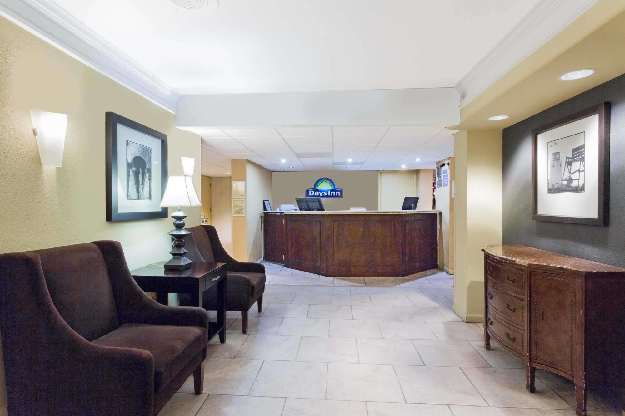 Days Inn By Wyndham Neptune Beach ジャクソンビル・ビーチ エクステリア 写真