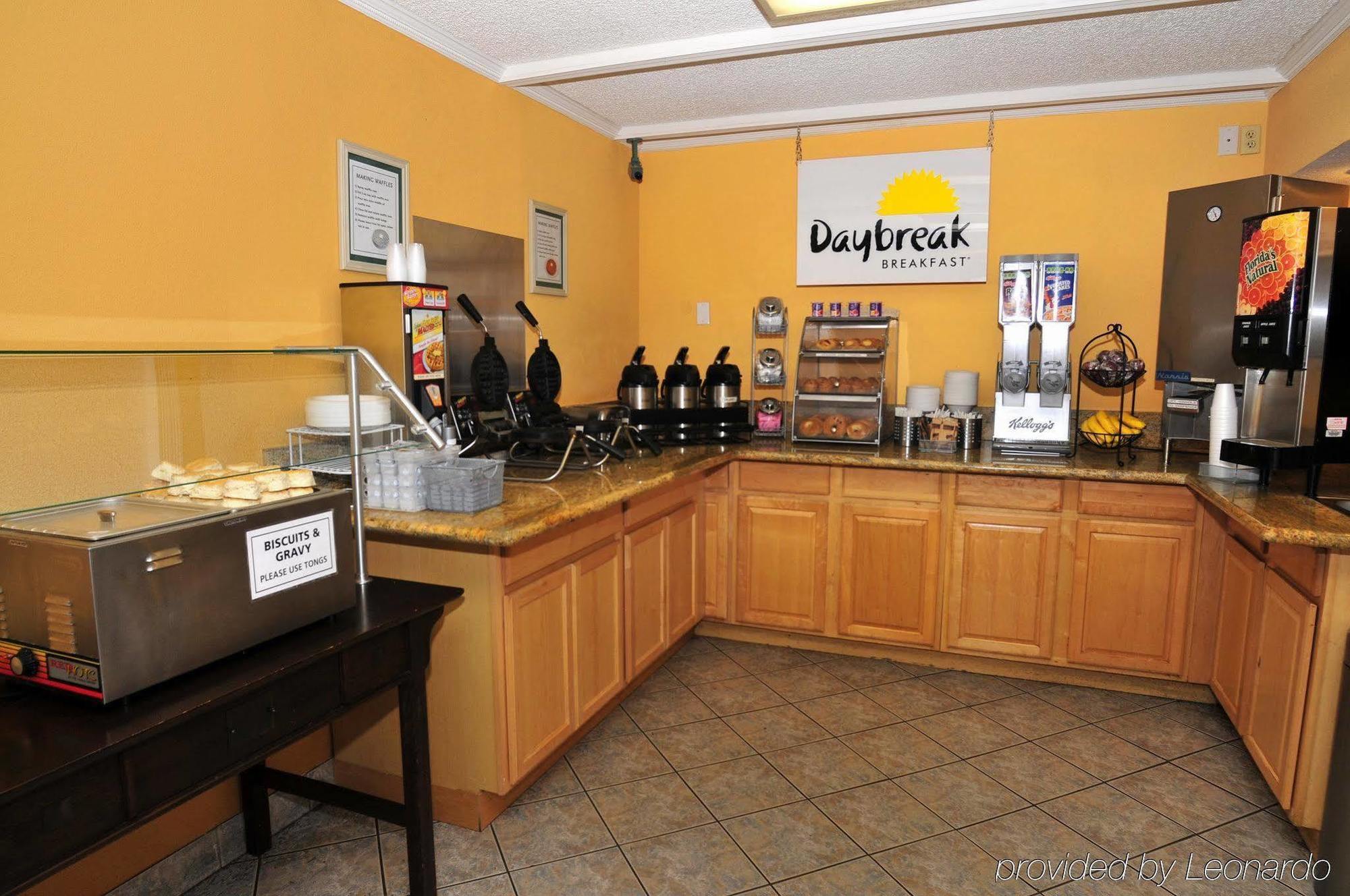 Days Inn By Wyndham Neptune Beach ジャクソンビル・ビーチ エクステリア 写真
