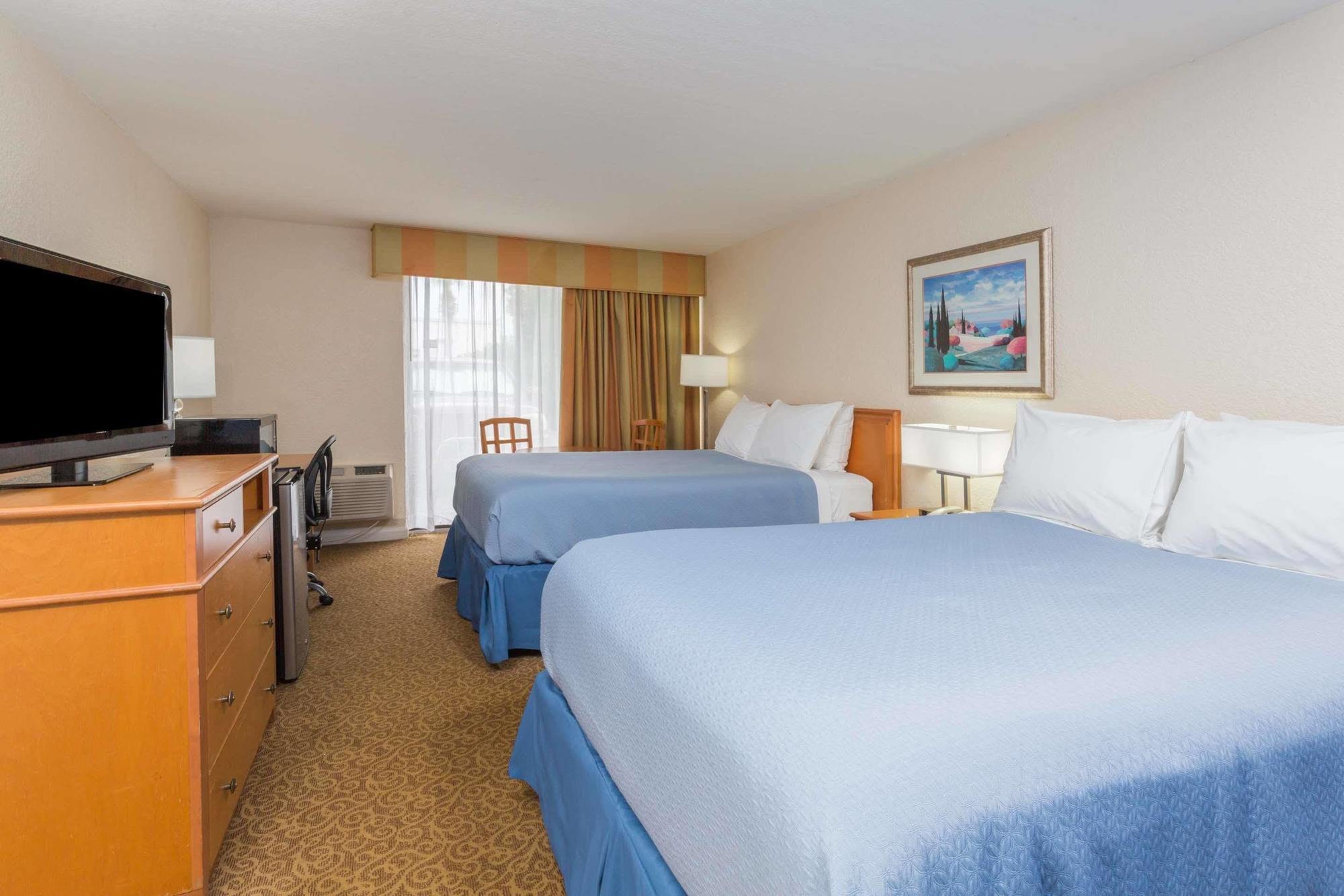 Days Inn By Wyndham Neptune Beach ジャクソンビル・ビーチ エクステリア 写真