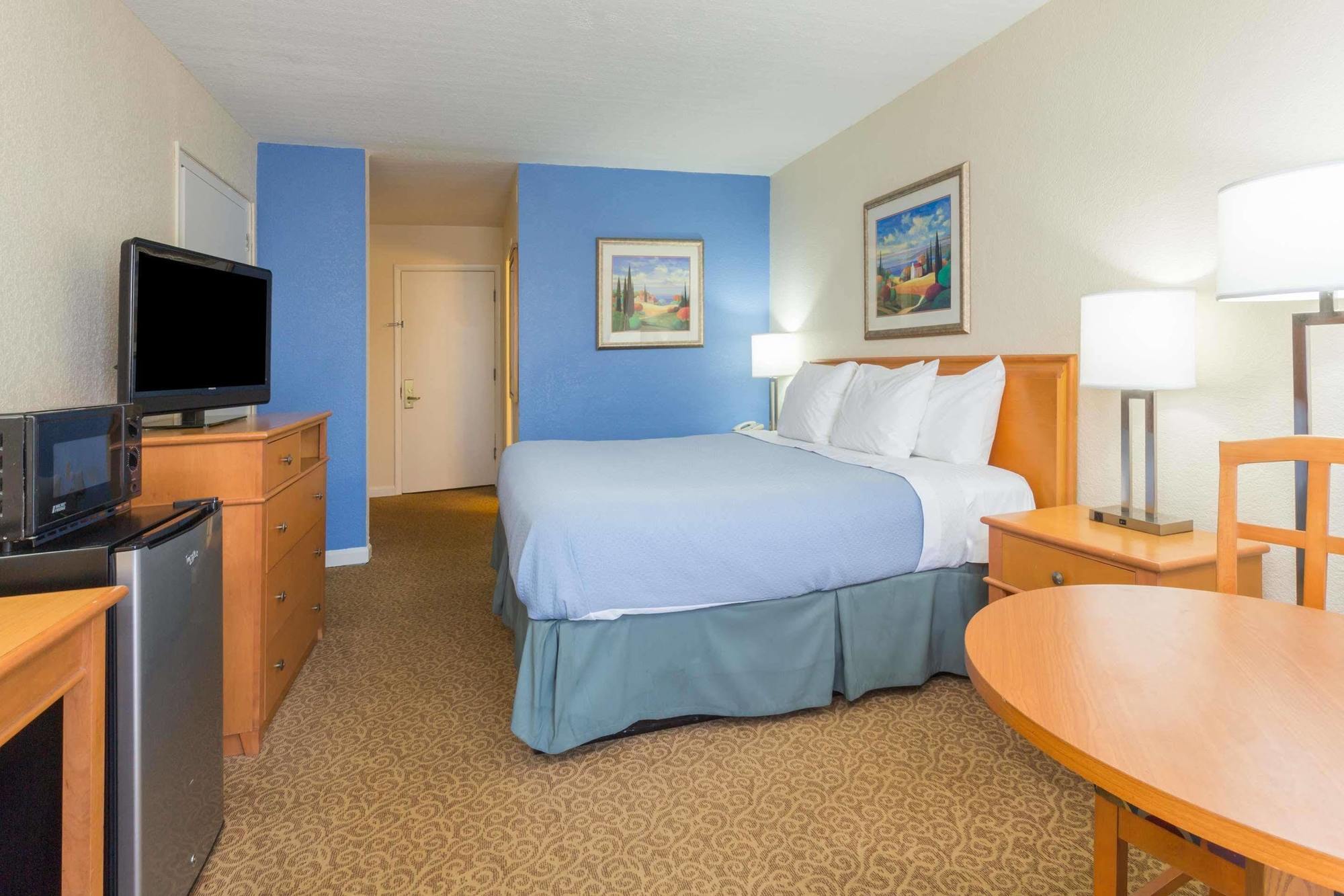 Days Inn By Wyndham Neptune Beach ジャクソンビル・ビーチ エクステリア 写真