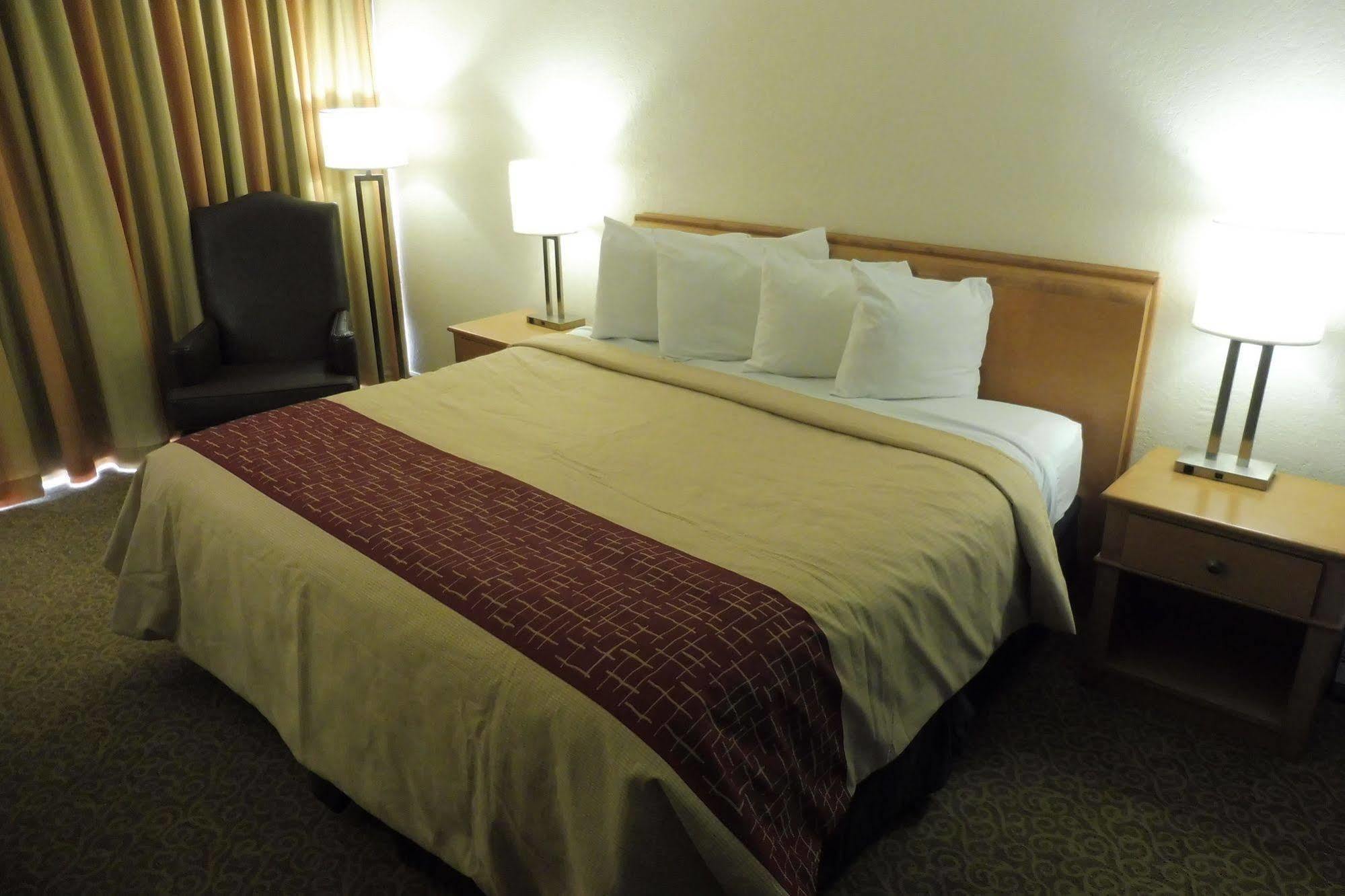 Days Inn By Wyndham Neptune Beach ジャクソンビル・ビーチ エクステリア 写真