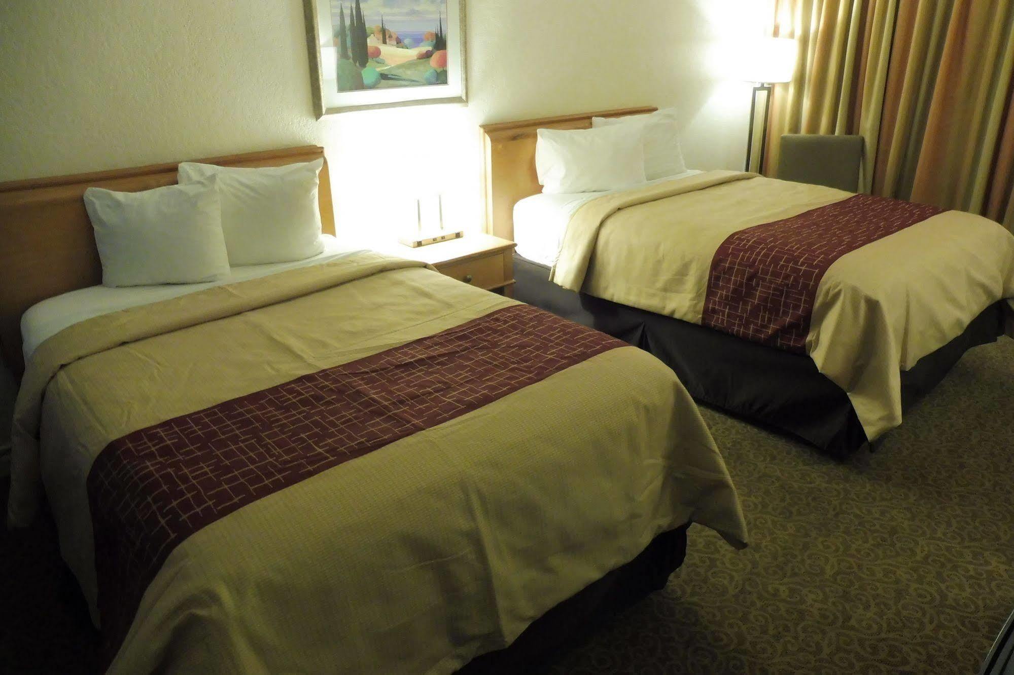 Days Inn By Wyndham Neptune Beach ジャクソンビル・ビーチ エクステリア 写真