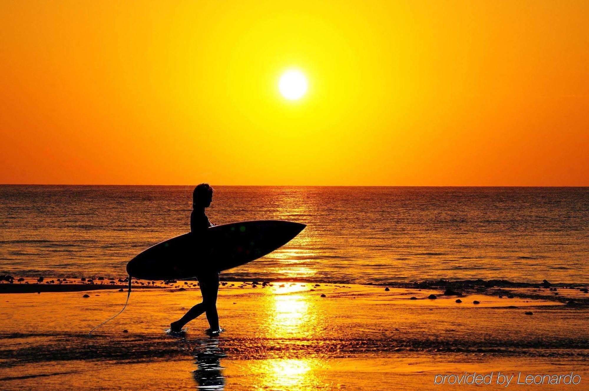 Days Inn By Wyndham Neptune Beach ジャクソンビル・ビーチ エクステリア 写真